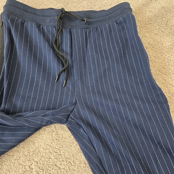 NWT Karl Lagerfeld Pinstripe Track Jogger Pants  Gym Sport Navy Size Medium - Picture 14 of 16